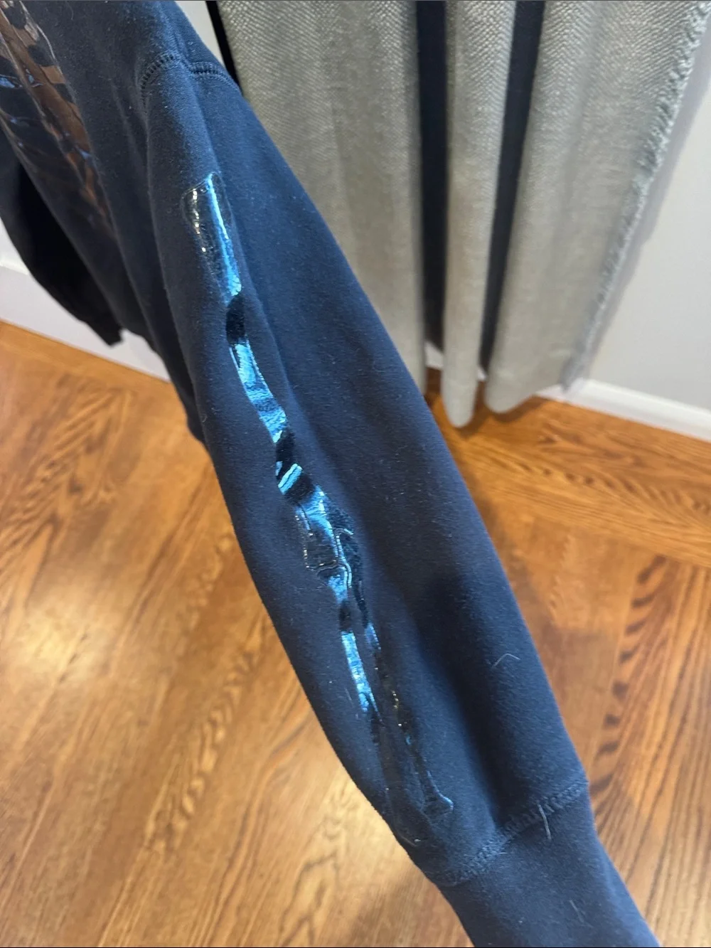 GAP black pullover